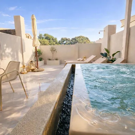 아파트 Marev Nature & Luxury -private Jacuzzi 이알리소스